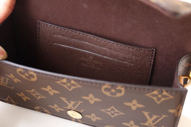 LV Purse